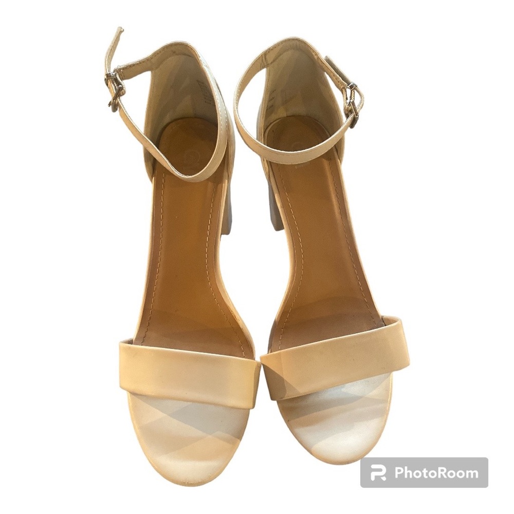 Cream Woman’s Sandal Heels Size 11